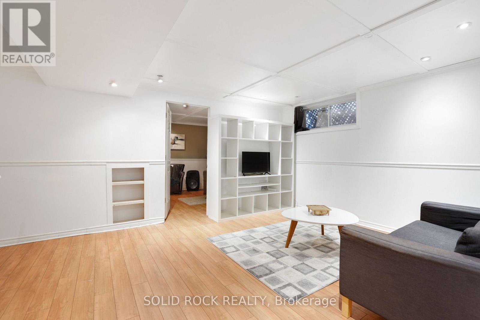 45 BASSWOOD AVENUE - 25