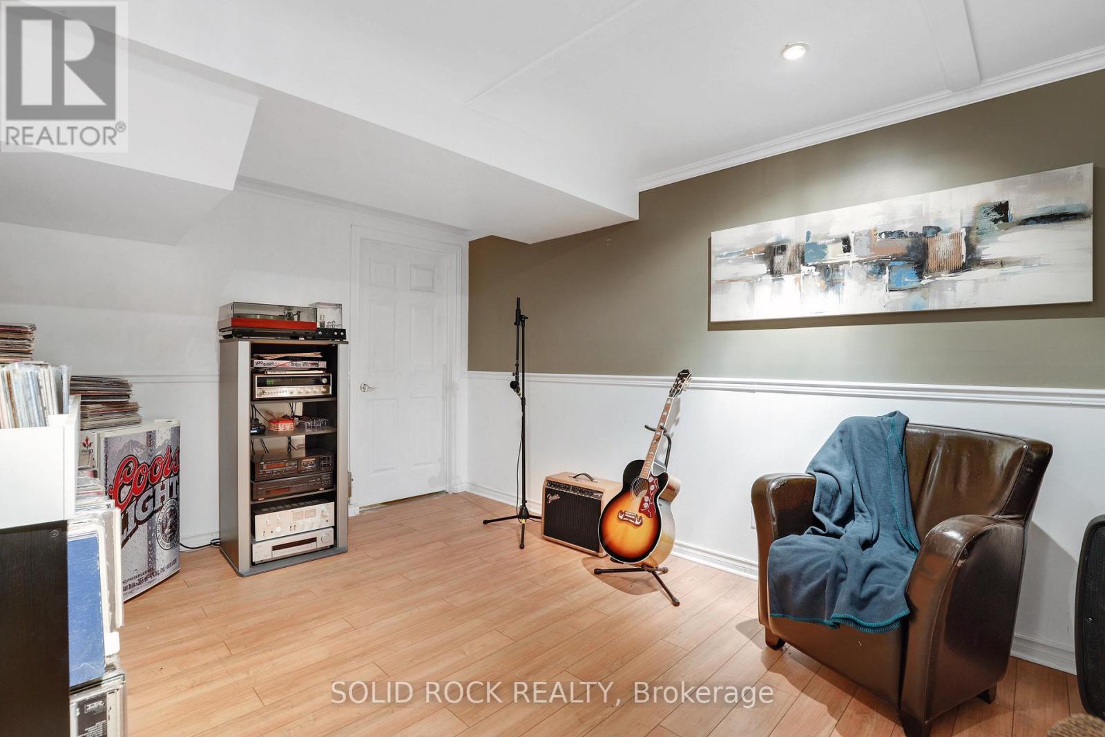 45 BASSWOOD AVENUE - 27