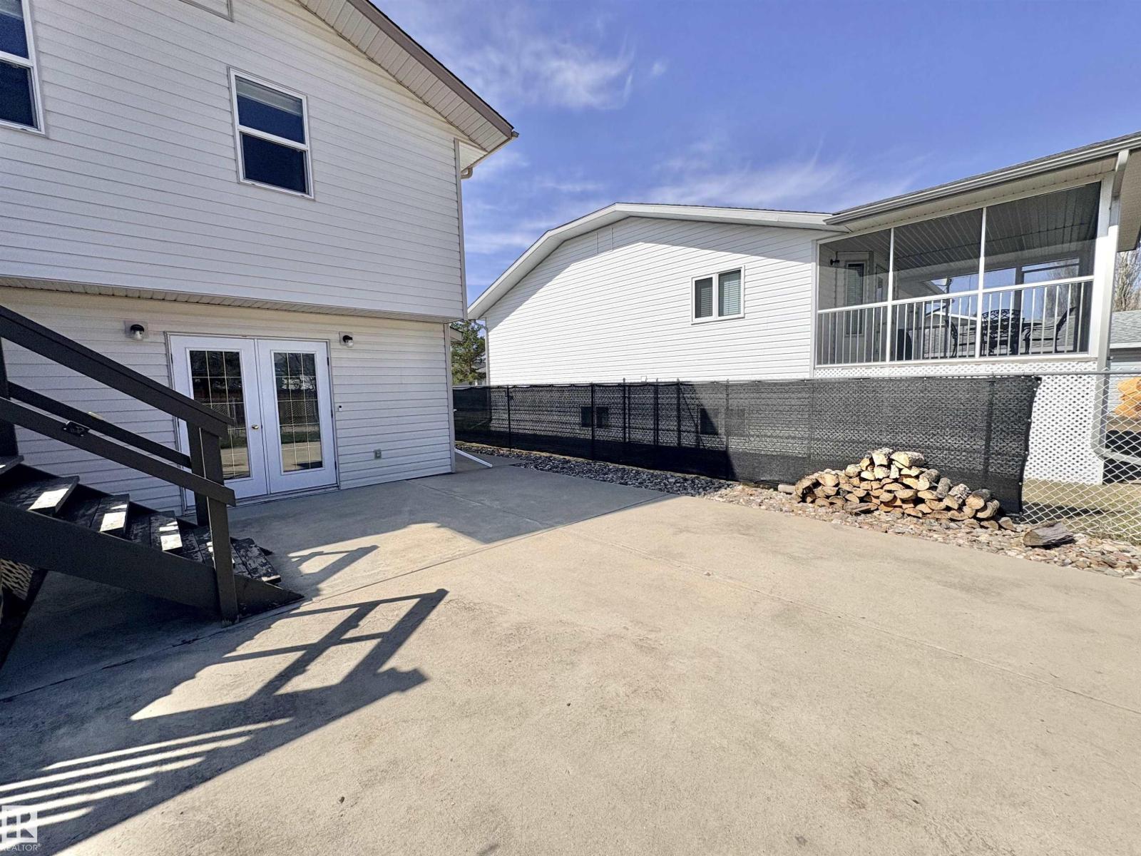 3803 40 AV — photo 25