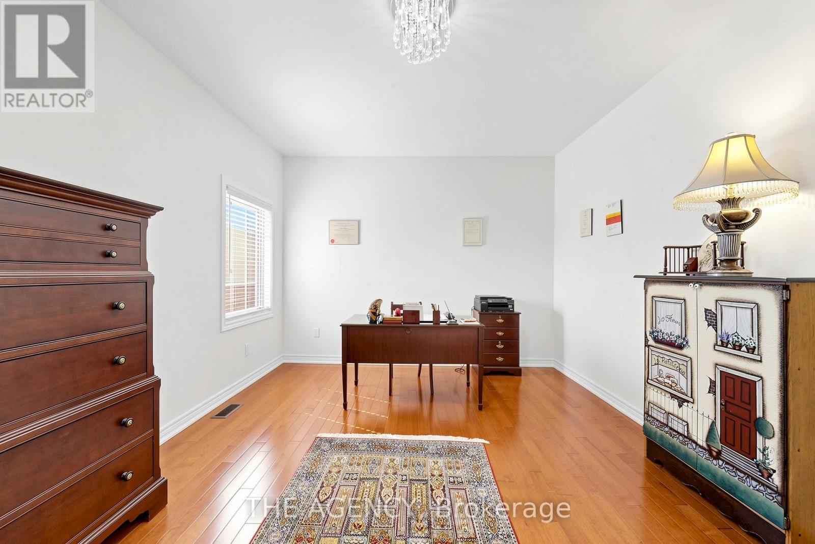 98 FITZMAURICE DRIVE - 27