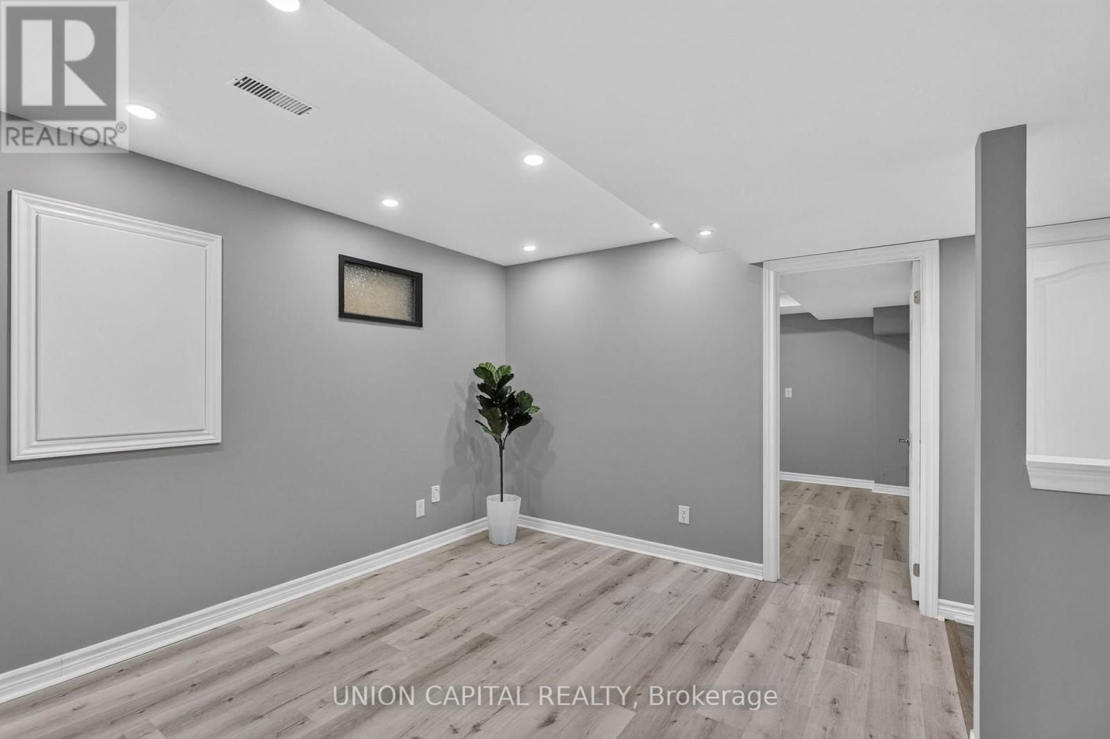9 BALLYMORE DRIVE - 32