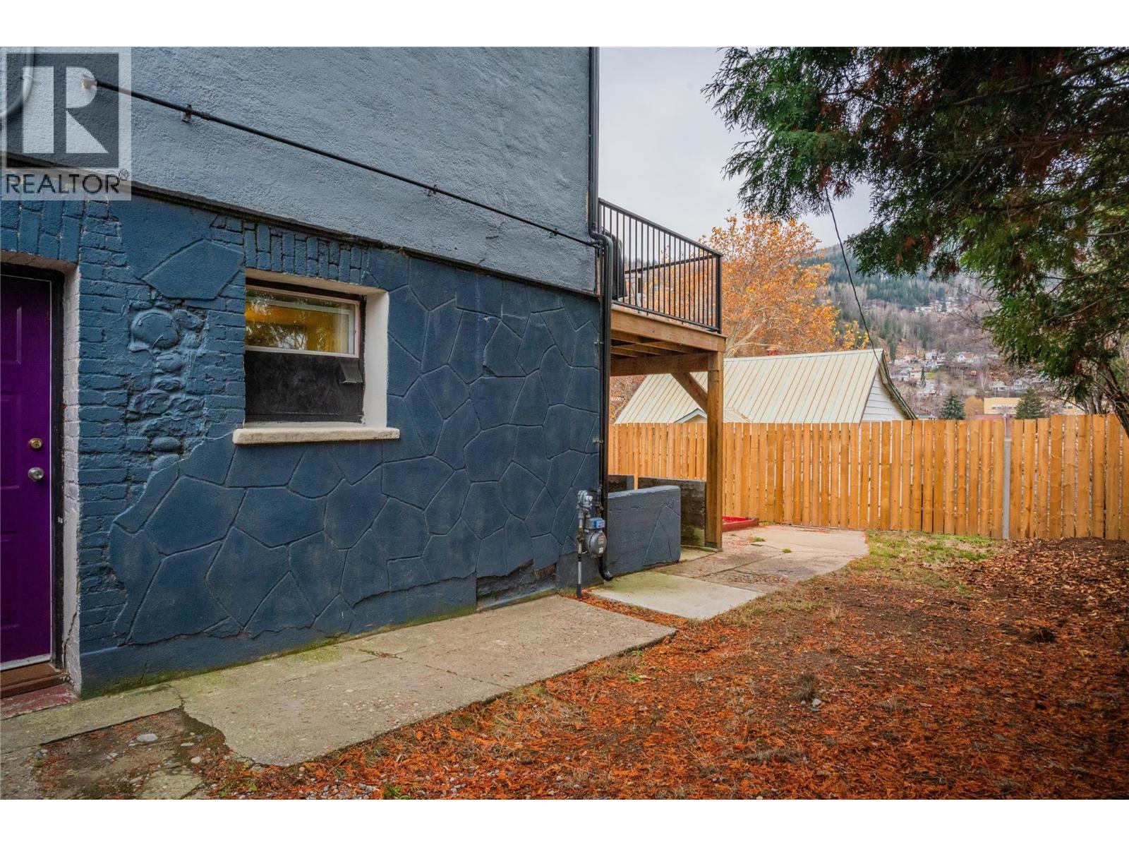 1662 Columbia Avenue - 22