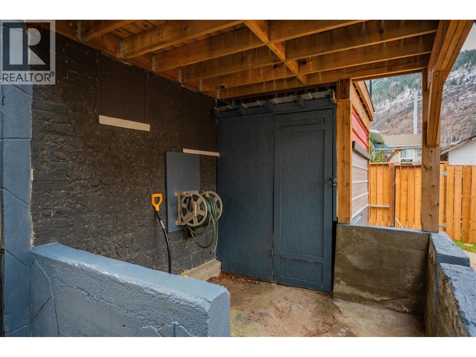 1662 Columbia Avenue - 23