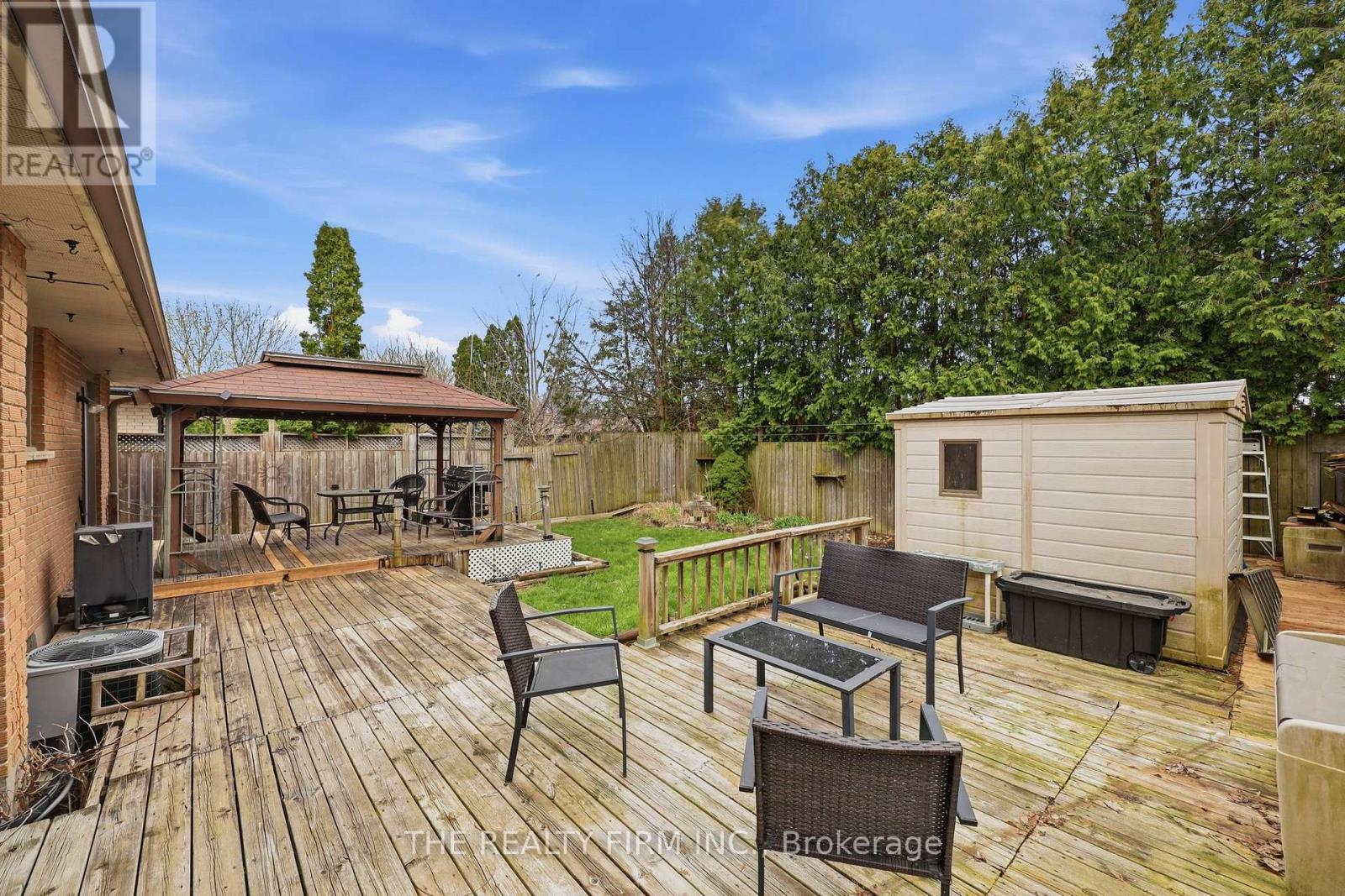 70 TALAVERA CRESCENT - 37