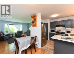 Kitchen - 605 Pritchard Rd, Comox, BC V9M3J1 Photo 8