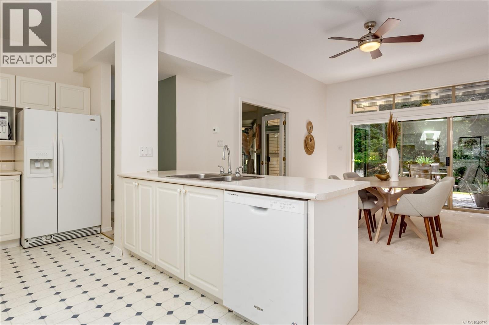 816 Lakes Blvd - 27