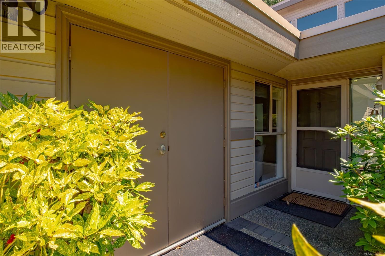 816 Lakes Blvd - 55