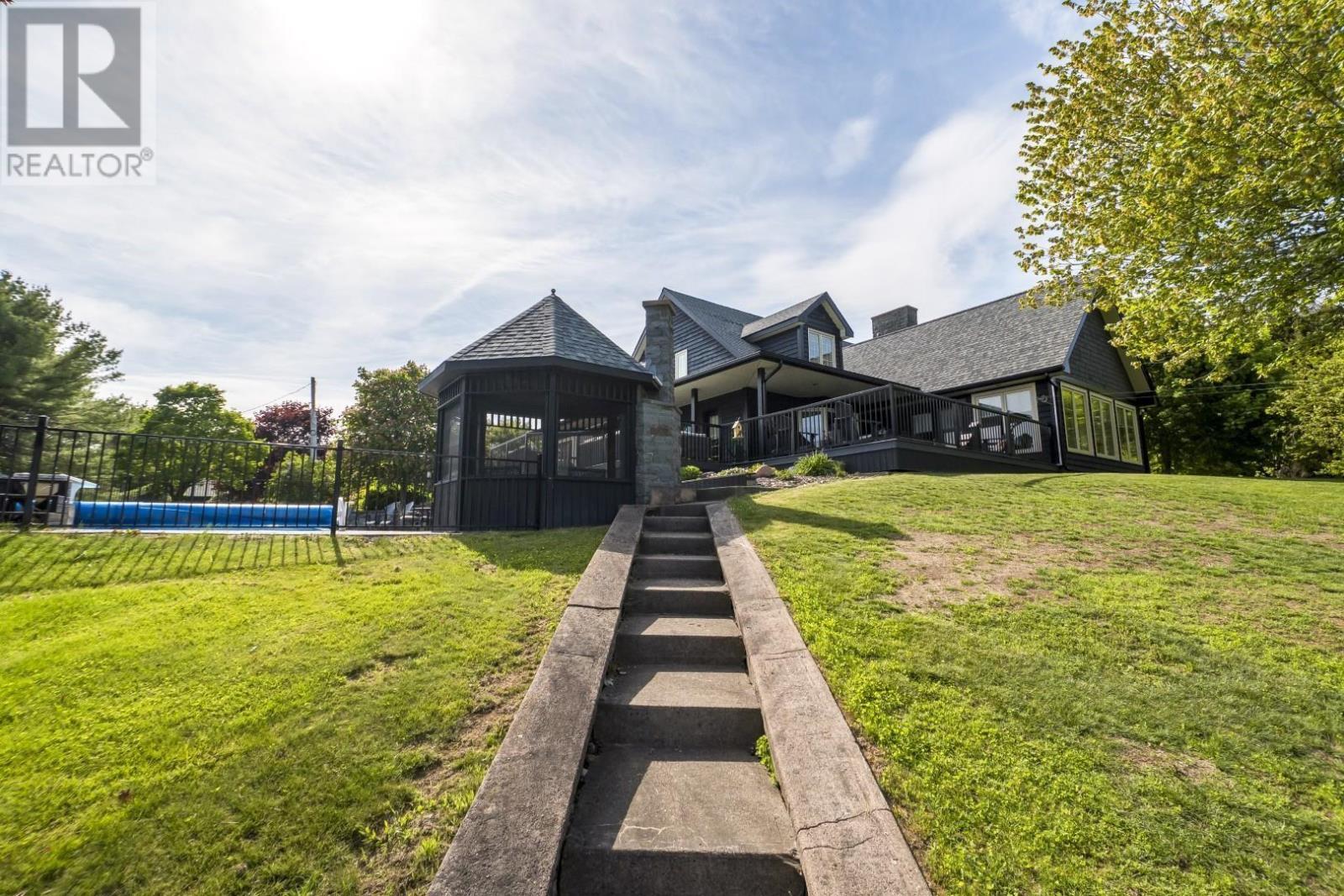 34 Norwood Court - 41
