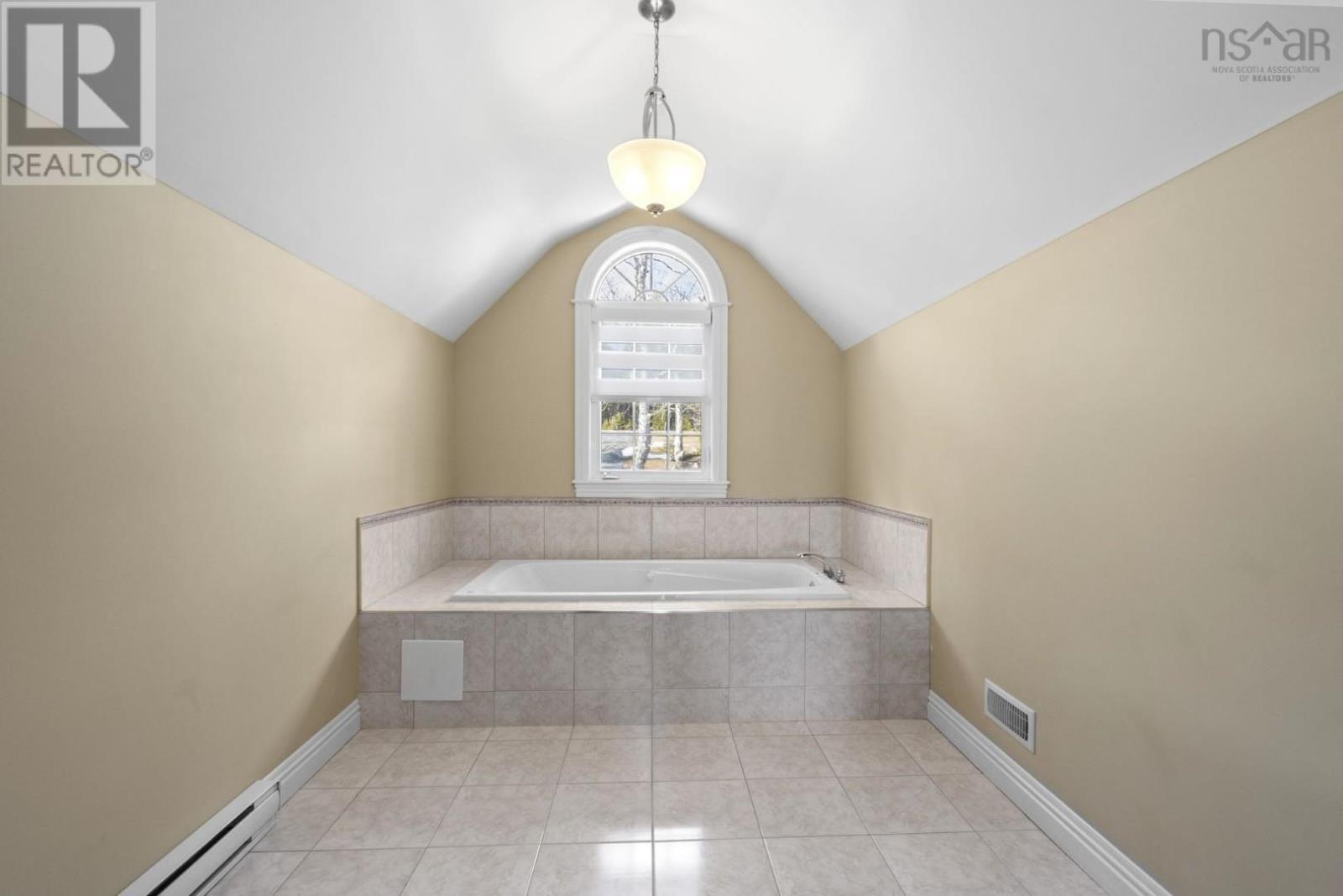 172 Voyageur Way - 32