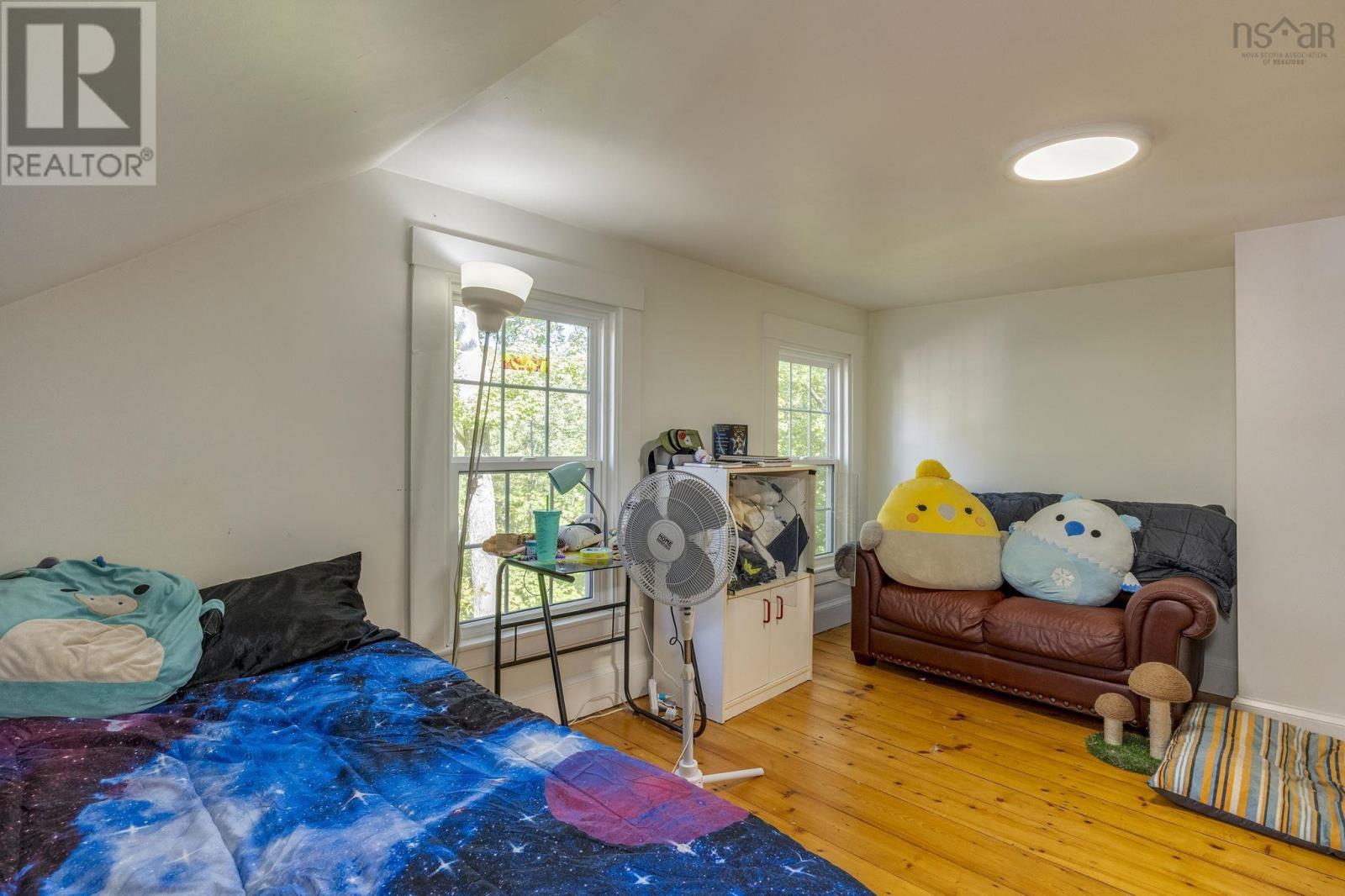 40 Pleasant Street - 29