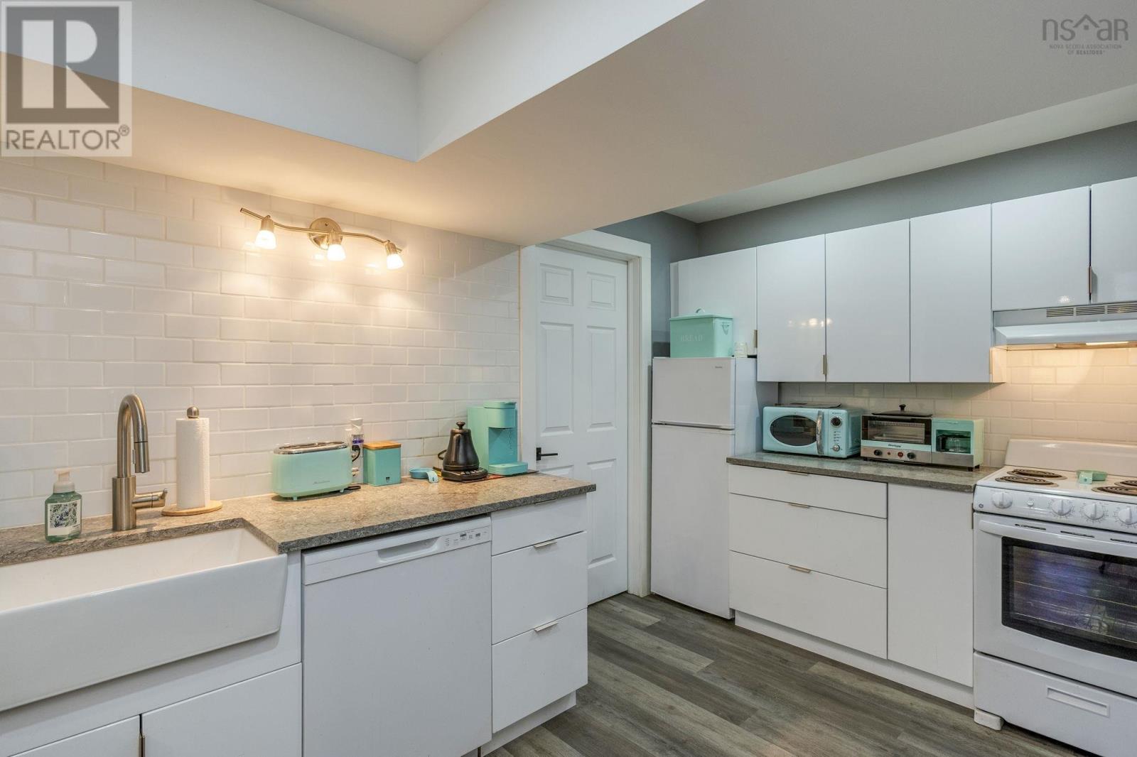 40 Pleasant Street - 34