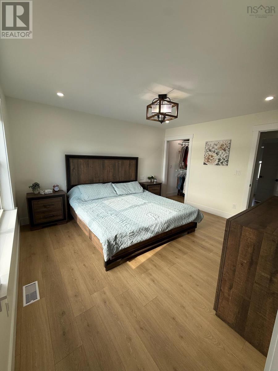 123 Candy Mountain Road - 12