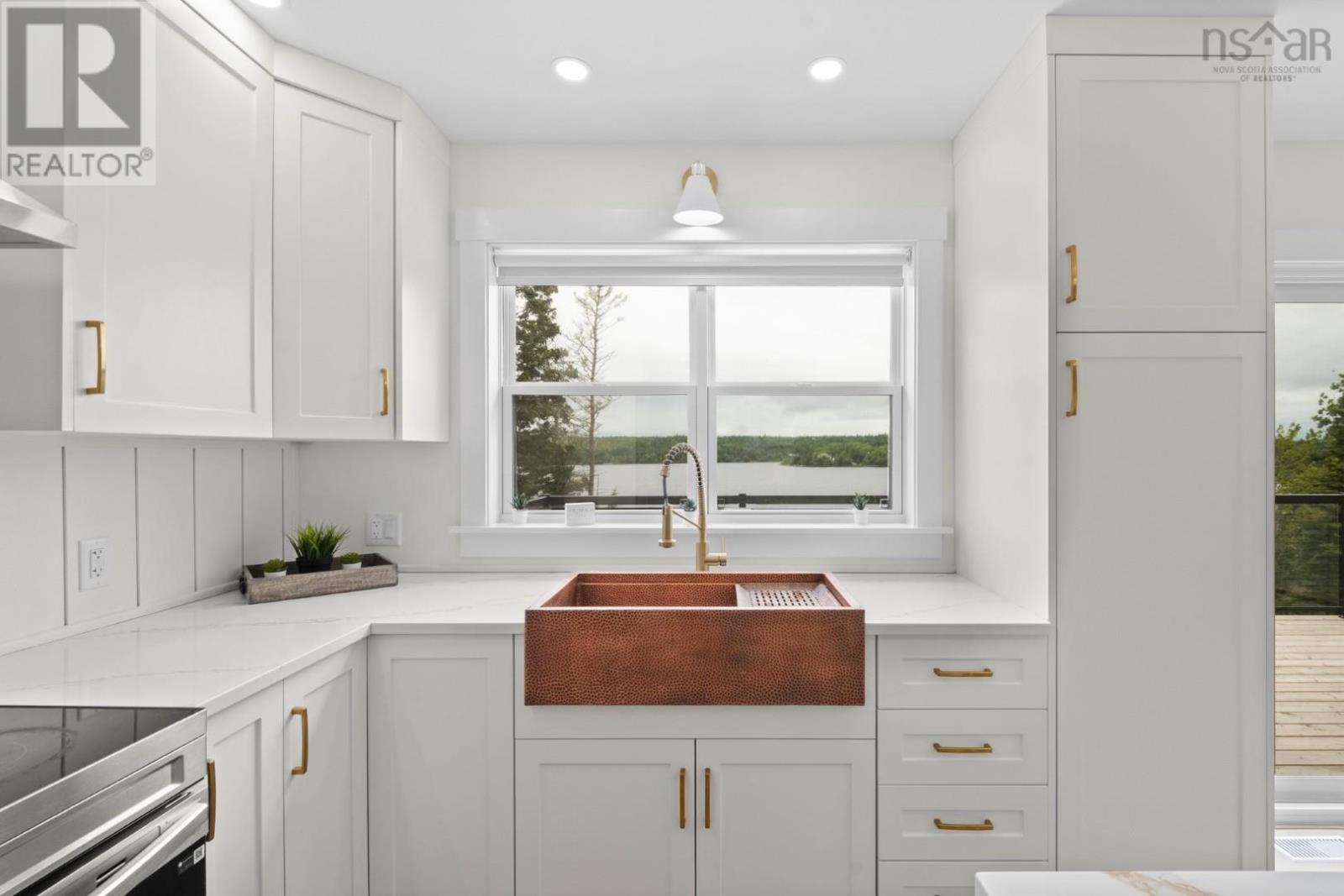123 Candy Mountain Road - 10