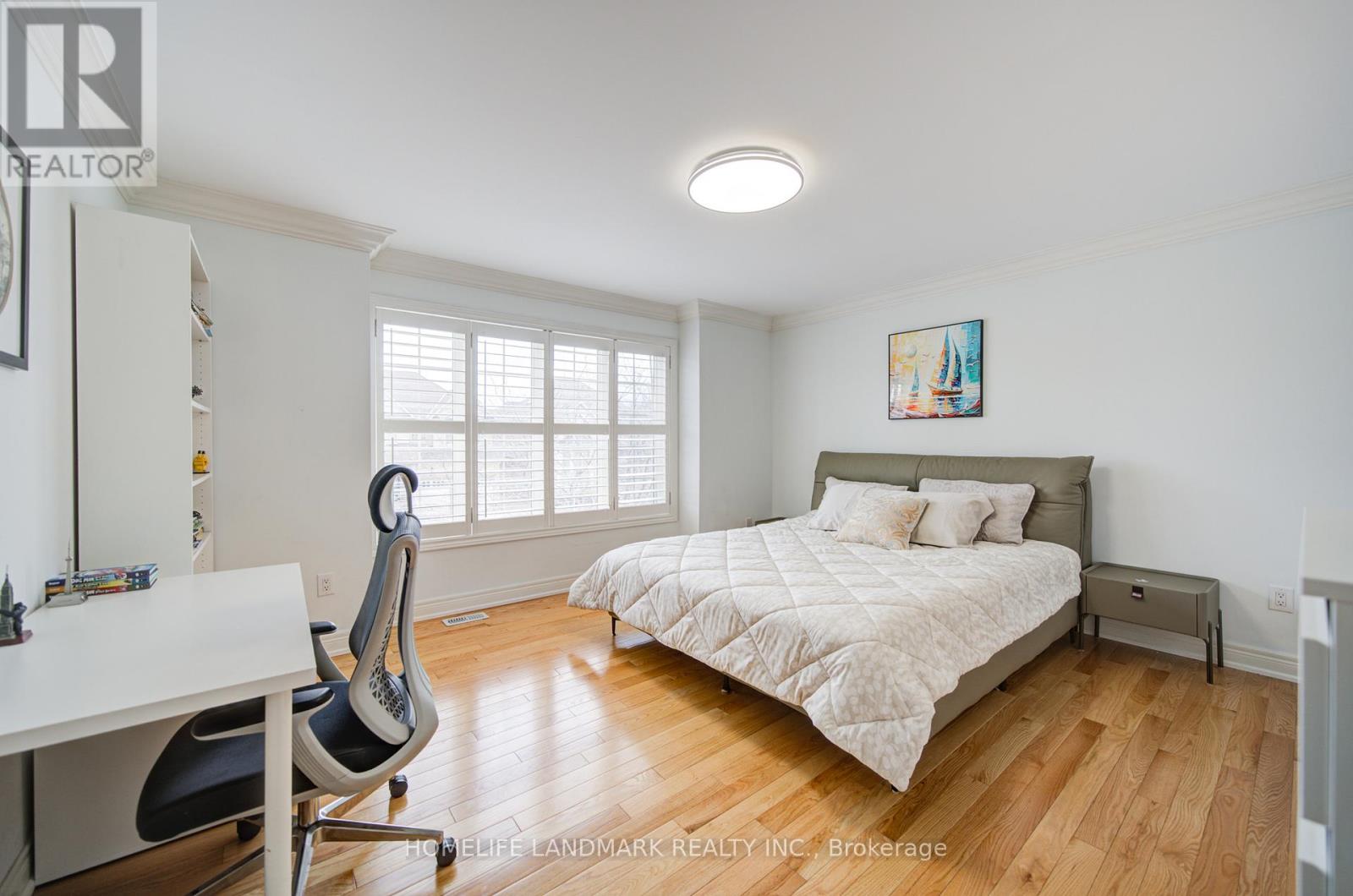 2323 AWENDA DRIVE - 32