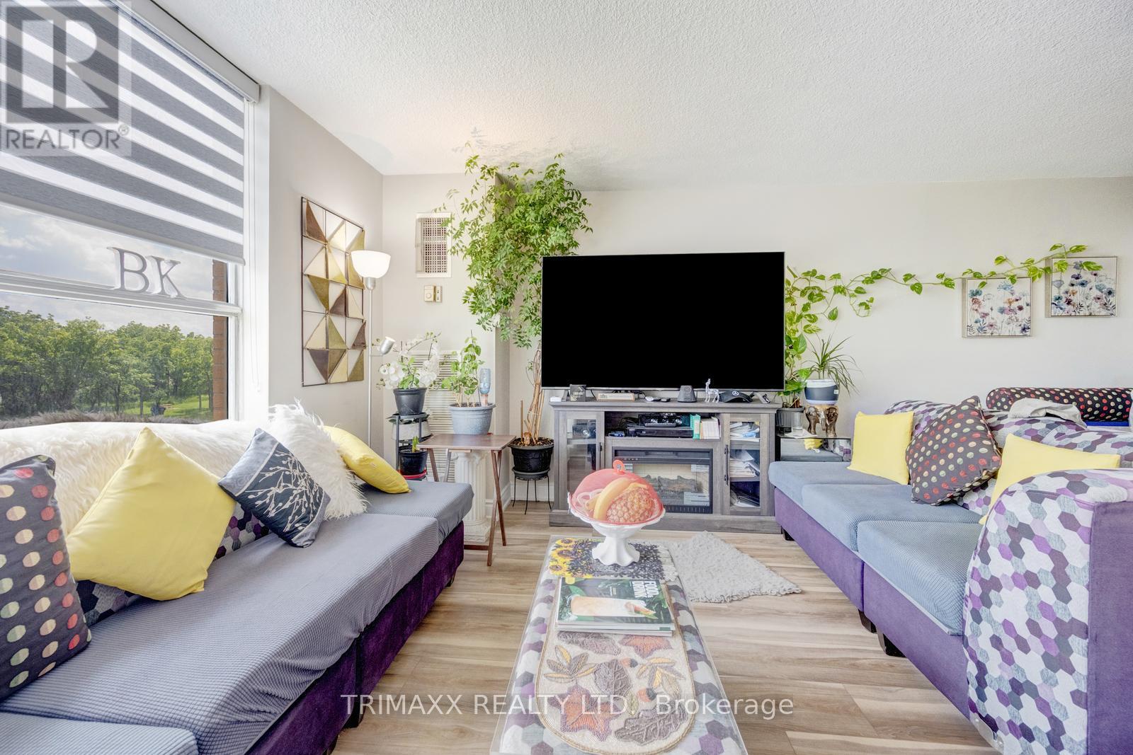 #404 40 PANORAMA COURT - 18