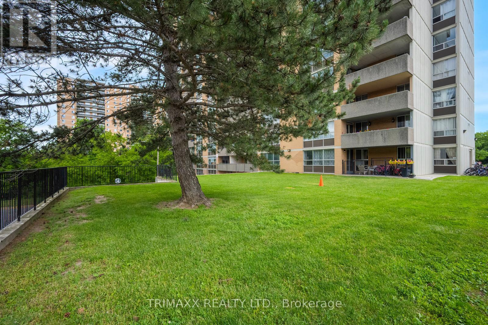 #404 40 PANORAMA COURT - 2