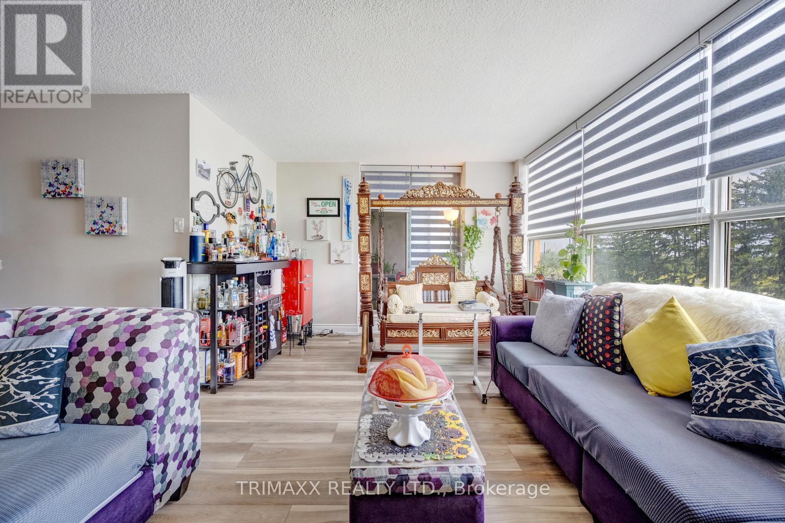 #404 40 PANORAMA COURT - 20