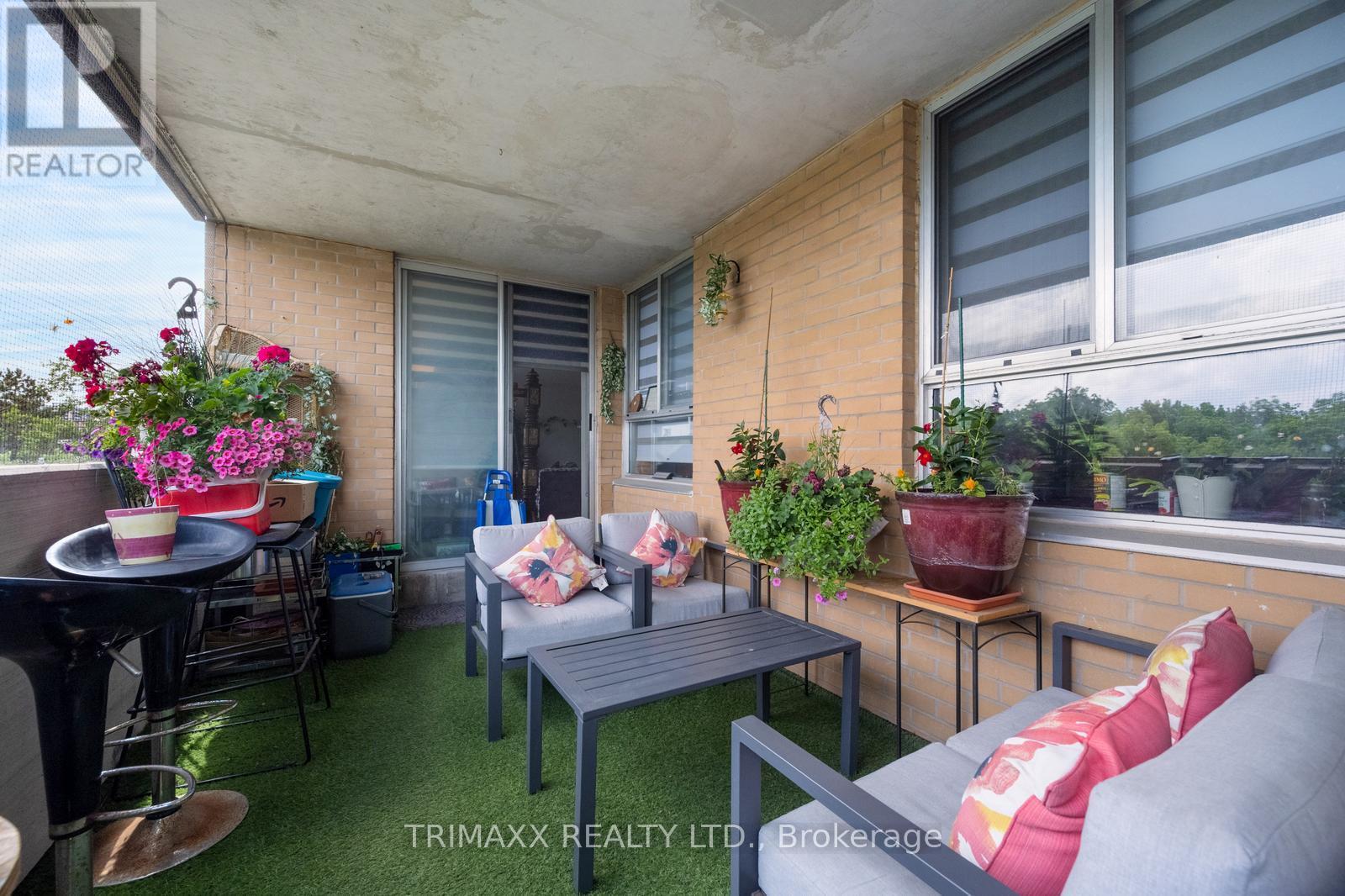#404 40 PANORAMA COURT - 22