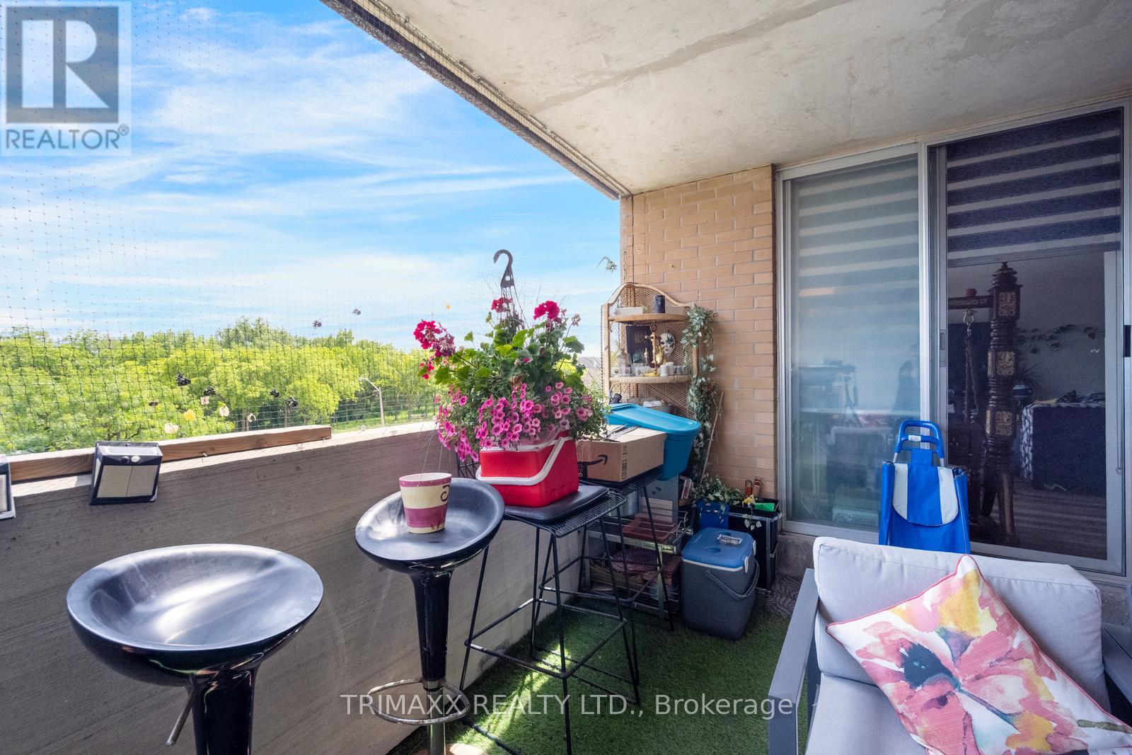 #404 40 PANORAMA COURT - 24