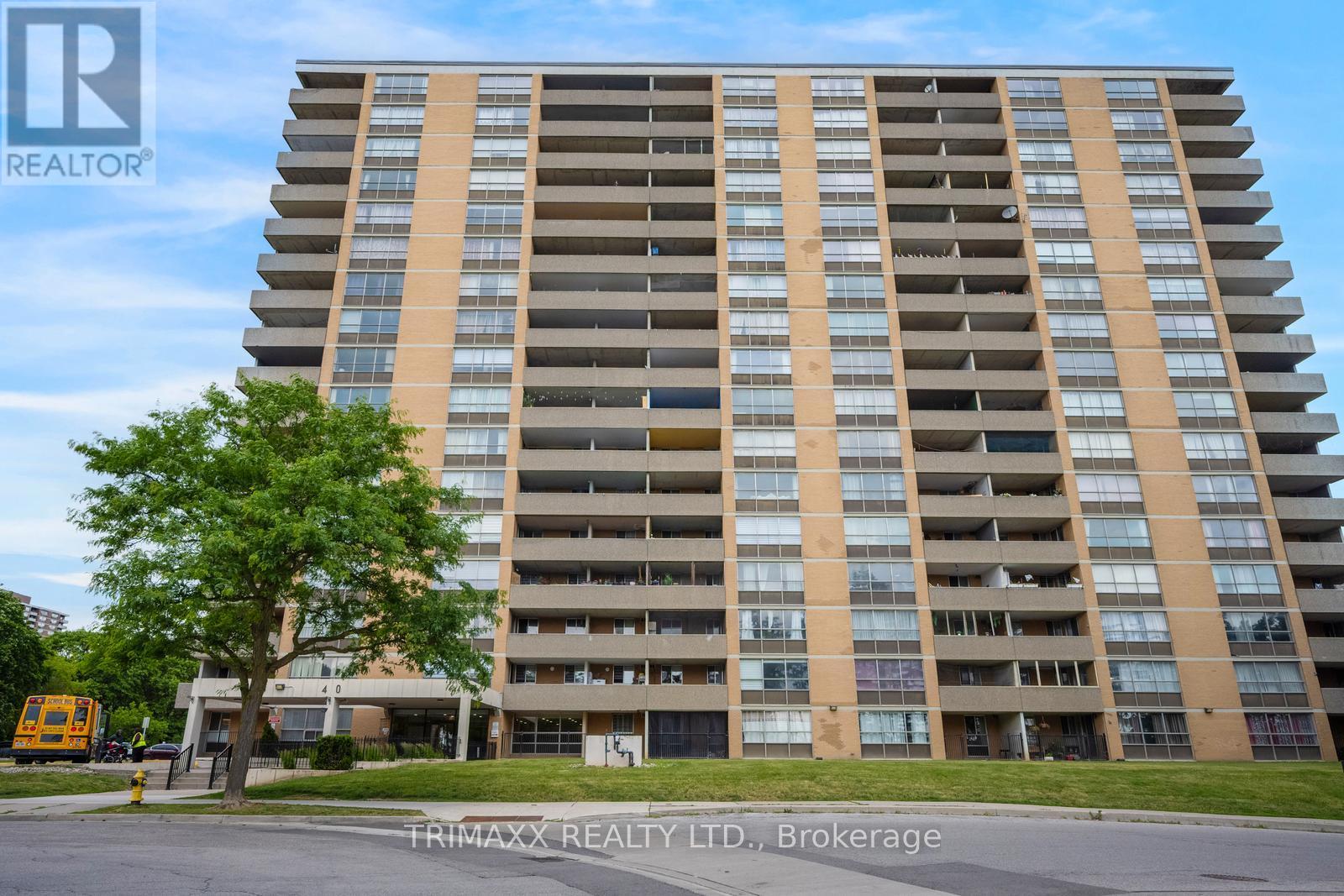 #404 40 PANORAMA COURT - 3