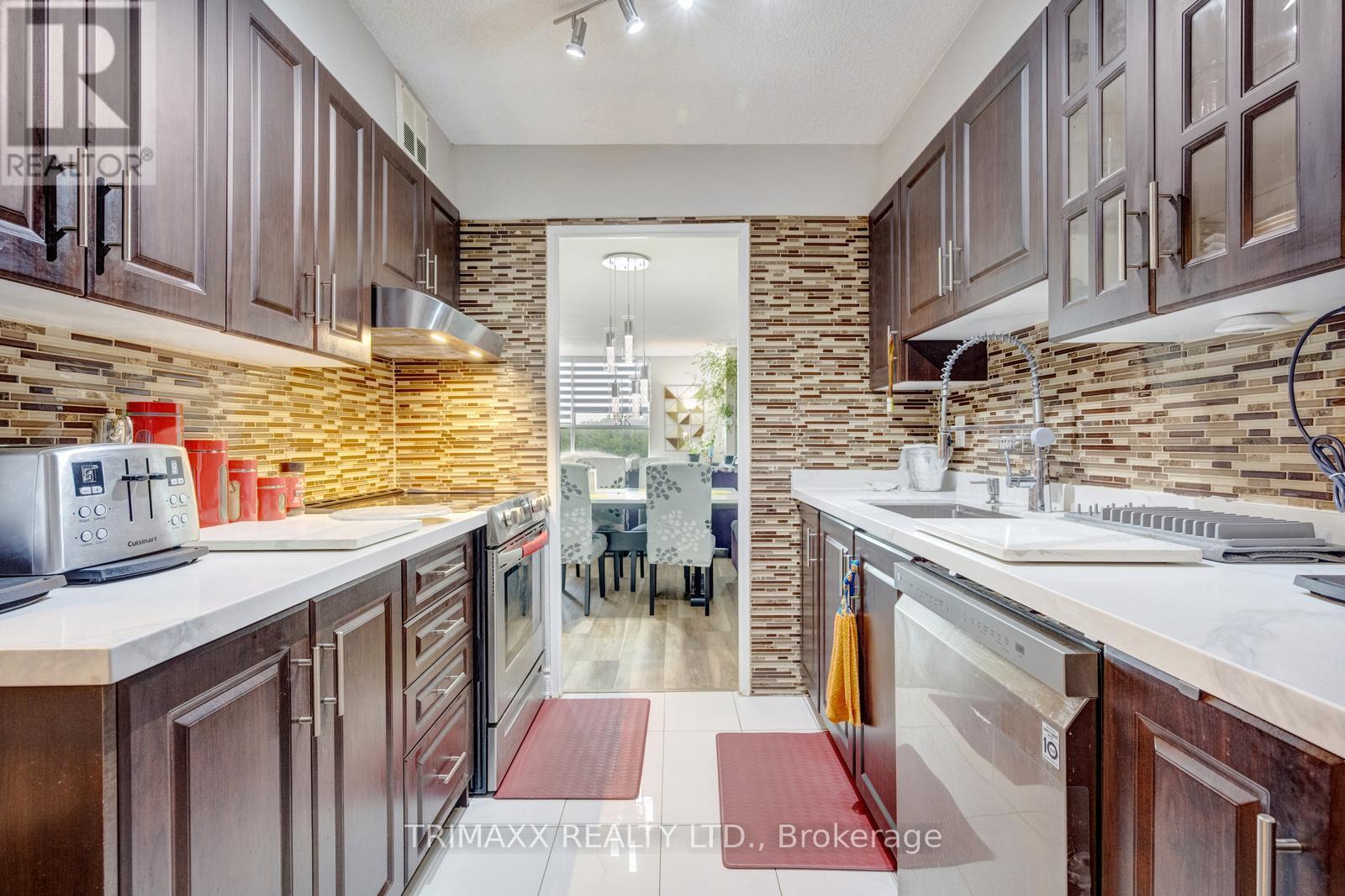#404 40 PANORAMA COURT - 30