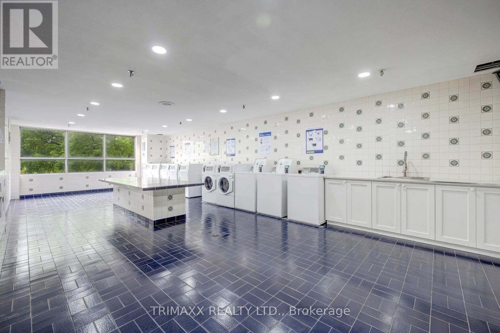 #404 40 PANORAMA COURT - 48