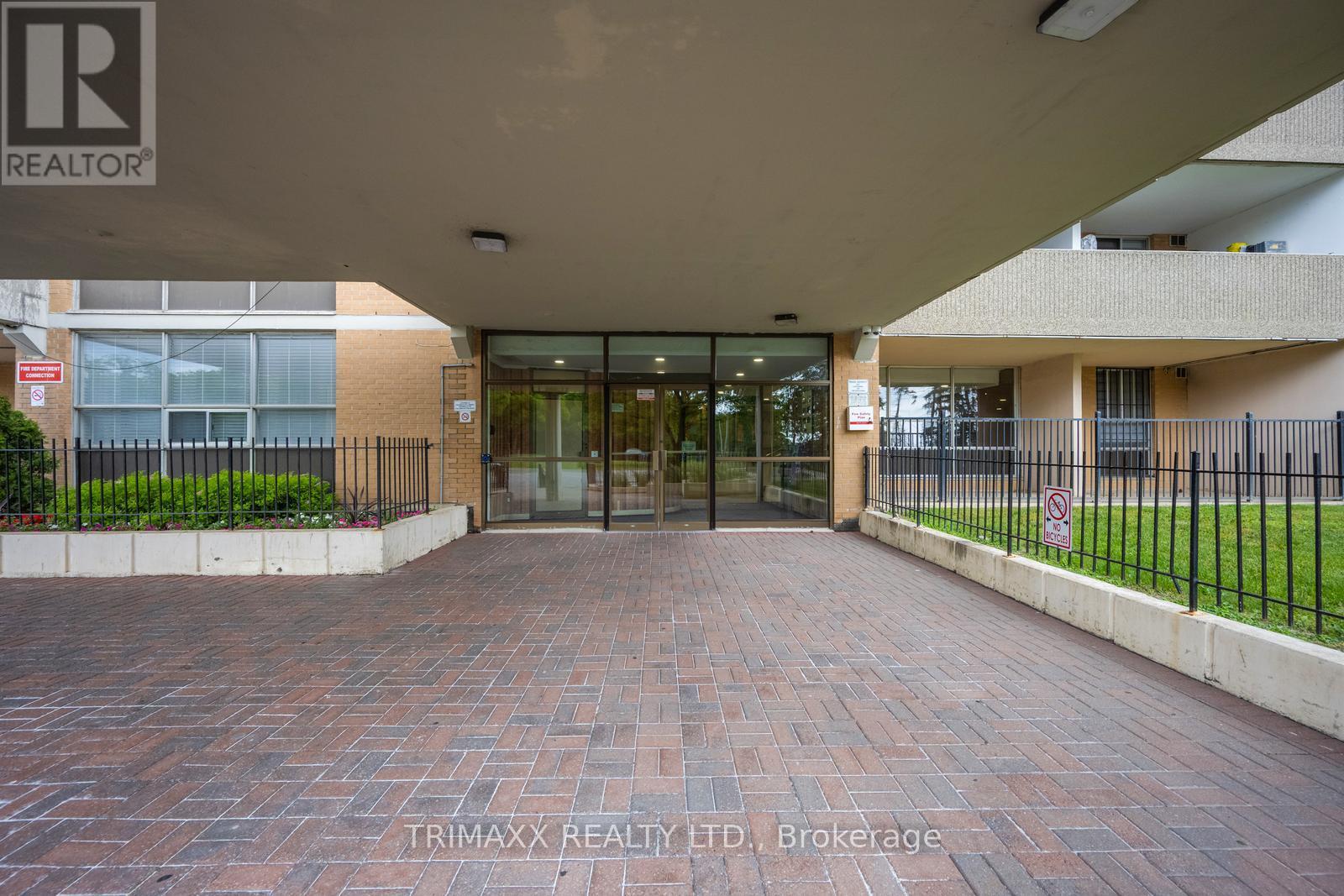 #404 40 PANORAMA COURT - 5
