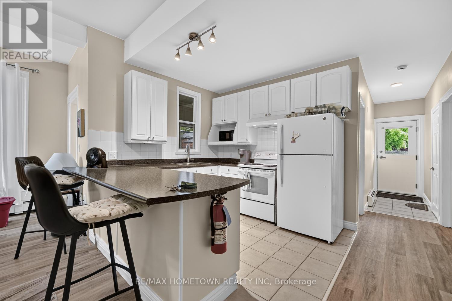 98 PINE STREET - 25