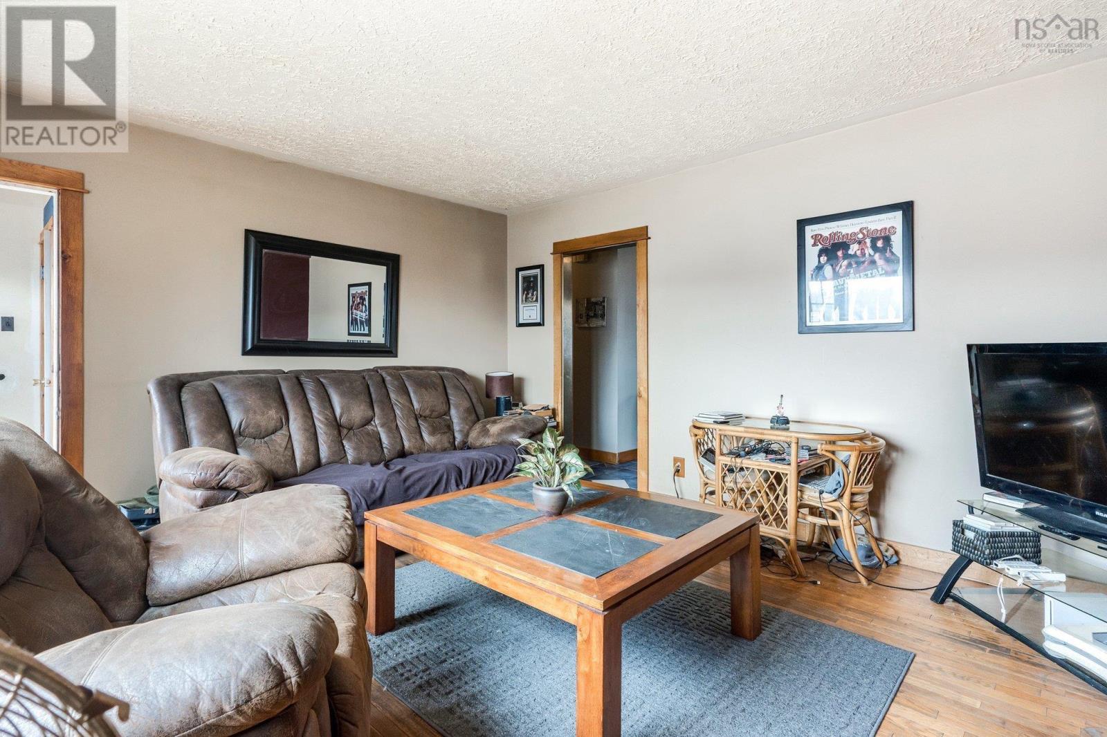 50 Raymond Street - 5