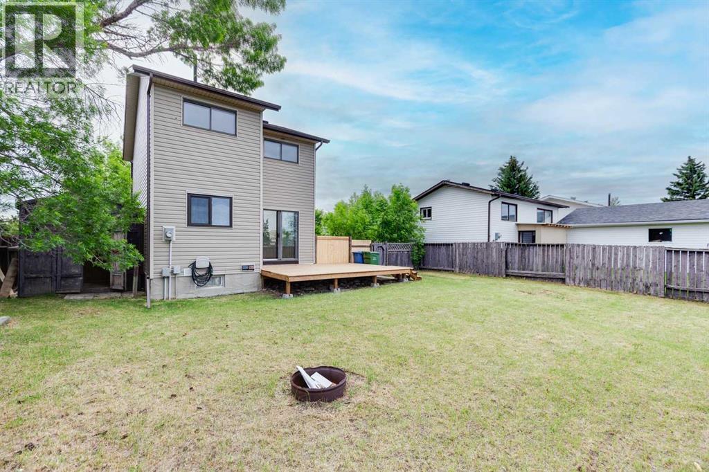 32 Castleglen Way NE — photo 22