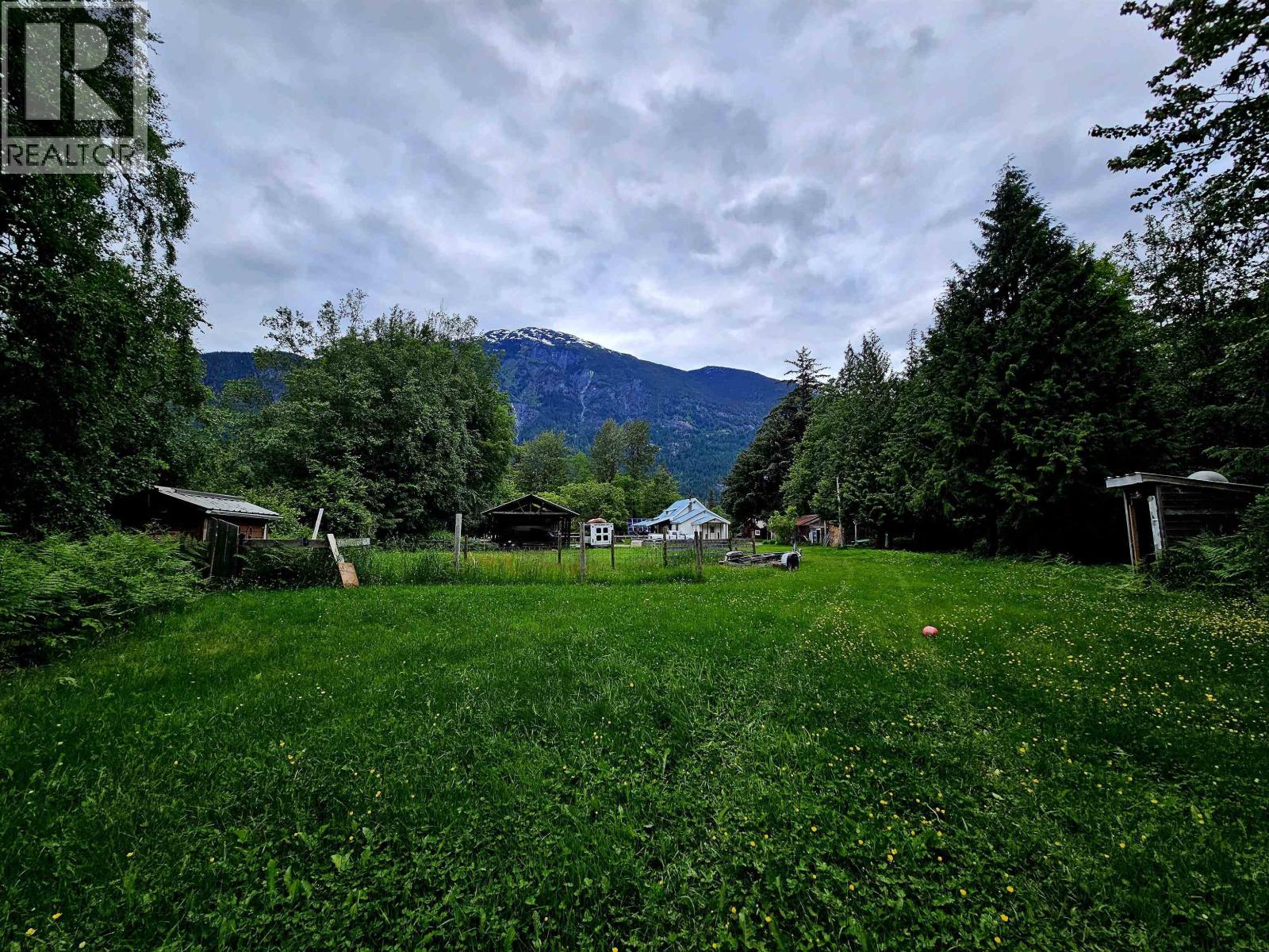 937 MACKENZIE HIGHWAY - 10