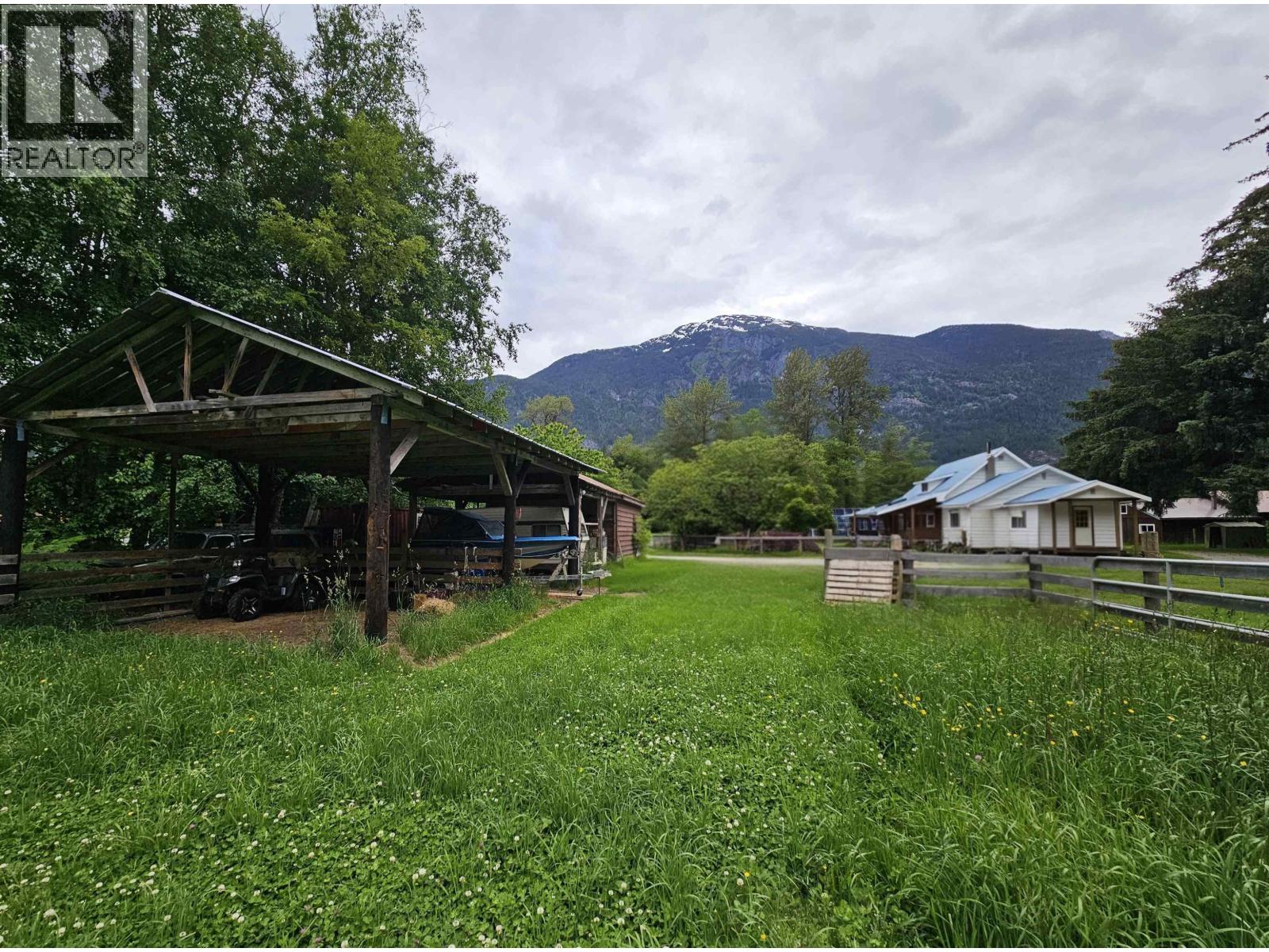 937 MACKENZIE HIGHWAY - 6