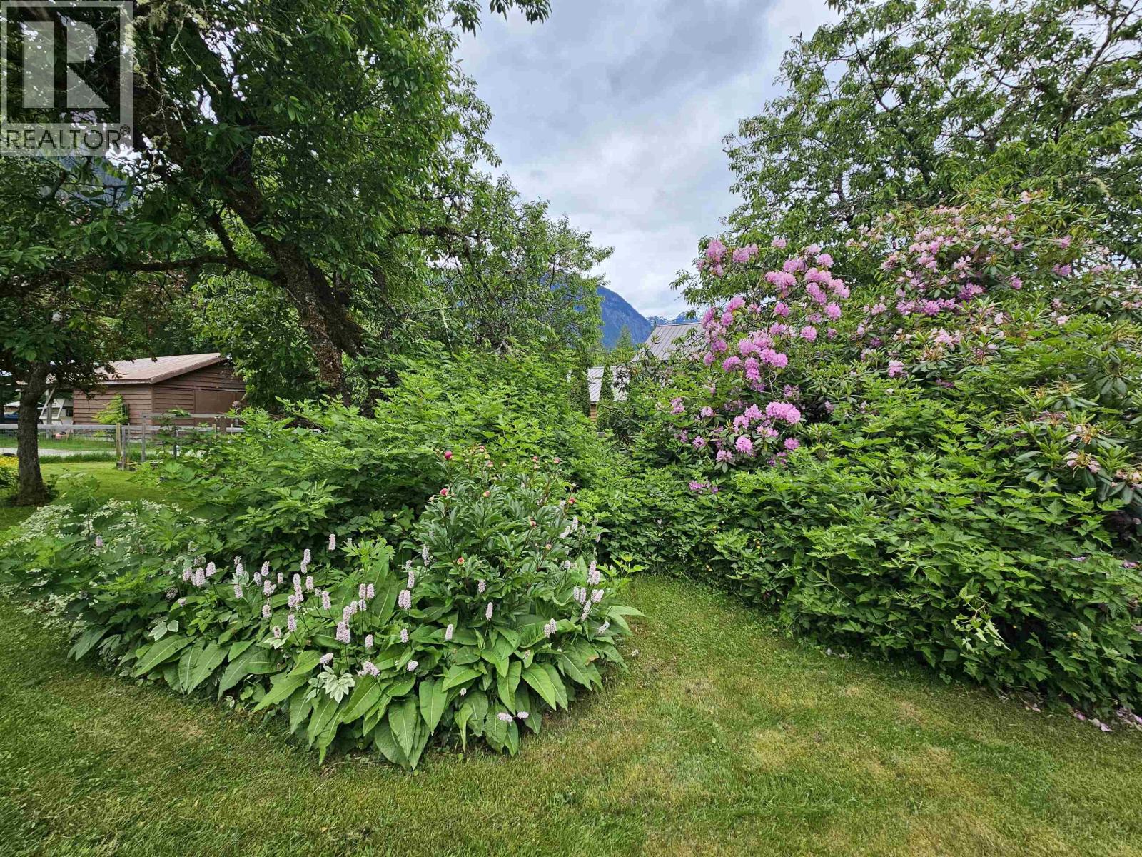 937 MACKENZIE HIGHWAY - 12