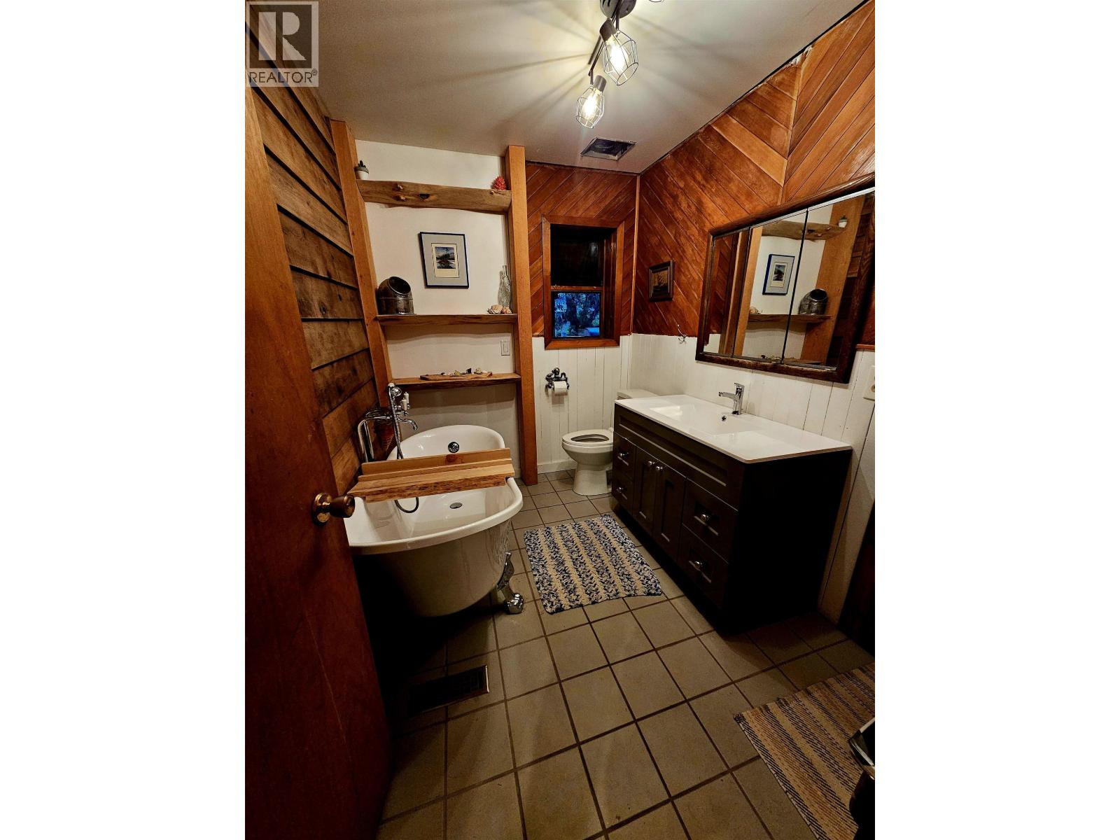 937 MACKENZIE HIGHWAY - 15