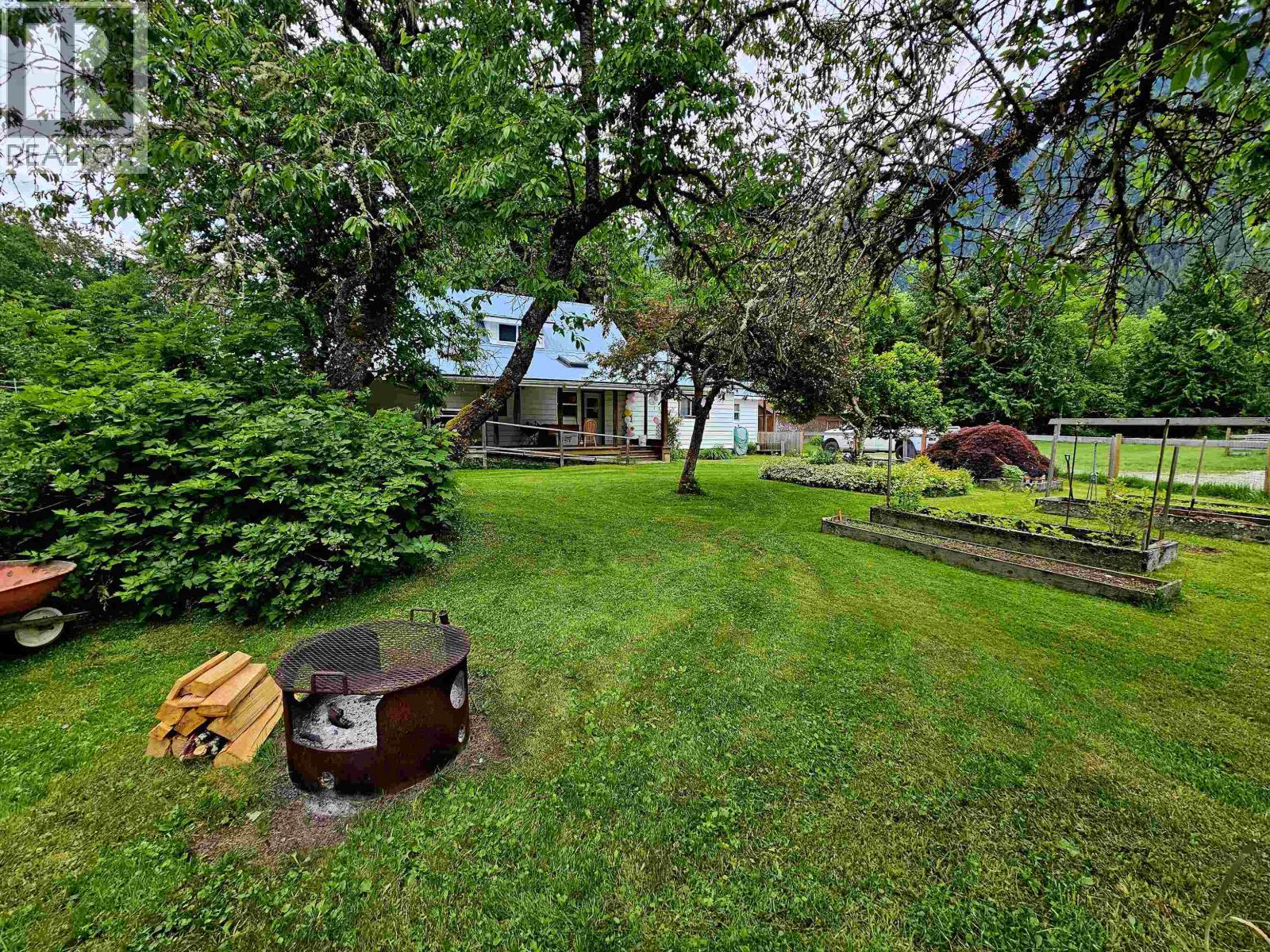 937 MACKENZIE HIGHWAY - 8