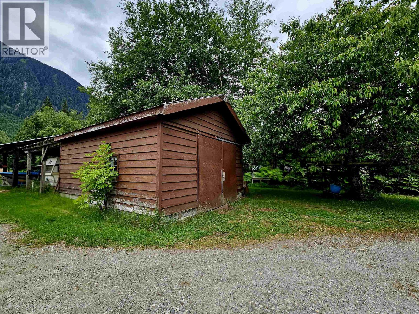937 MACKENZIE HIGHWAY - 4