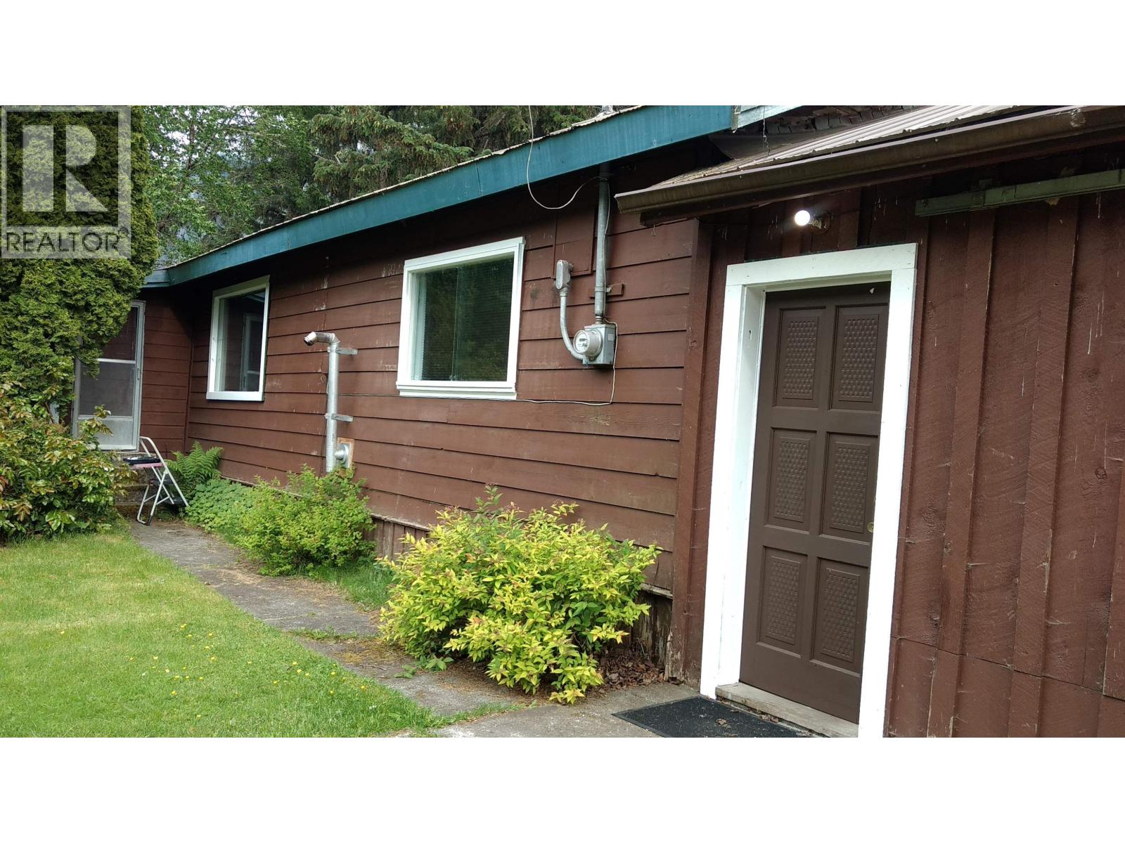 937 MACKENZIE HIGHWAY - 25