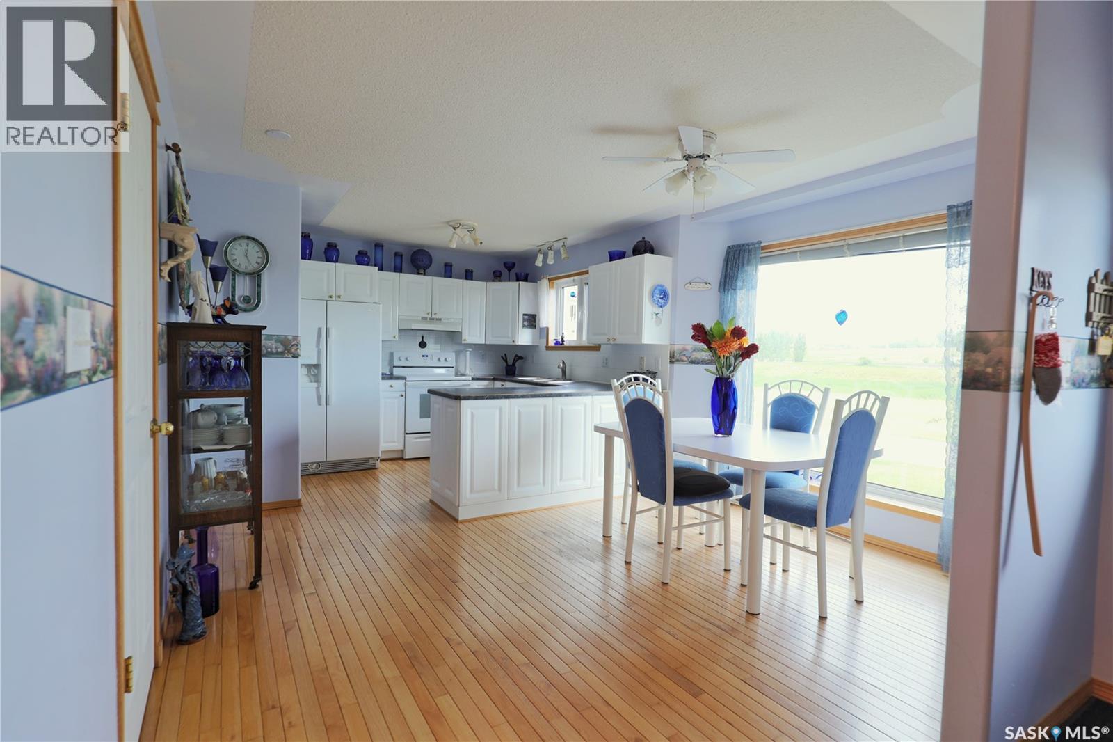 1037 Oxford STREET E — photo 13