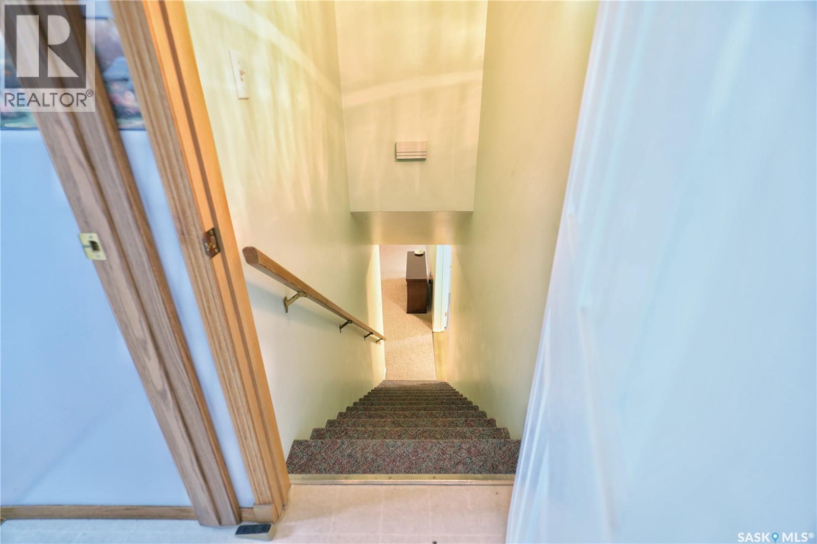 1037 Oxford STREET E — photo 25