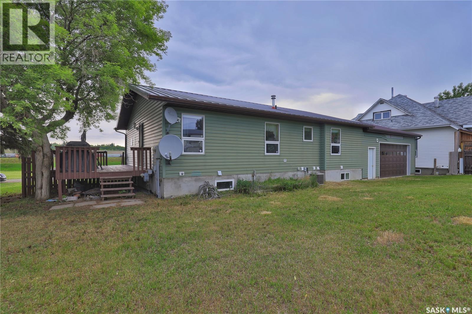 1037 Oxford STREET E — photo 43
