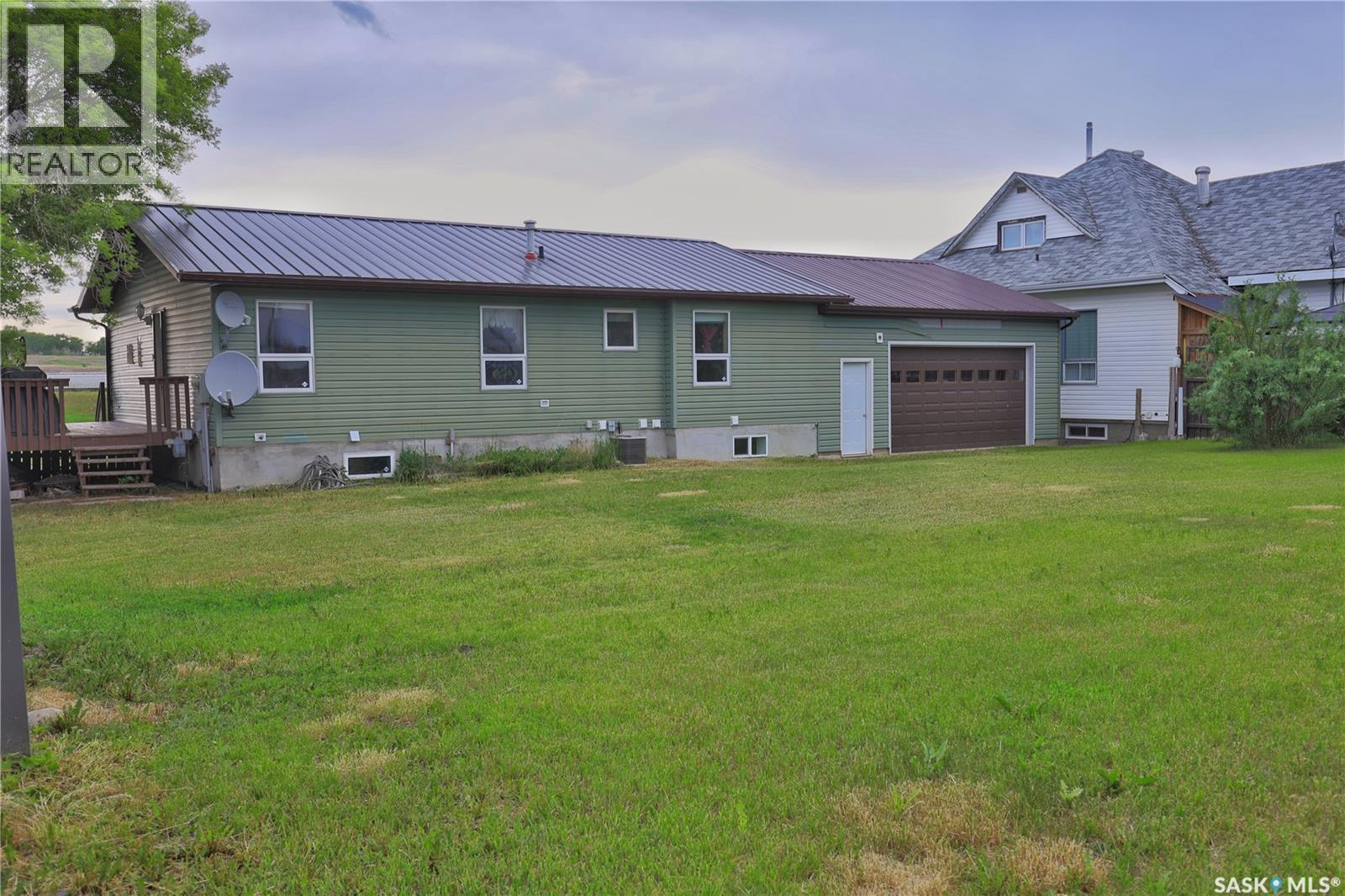 1037 Oxford STREET E — photo 40