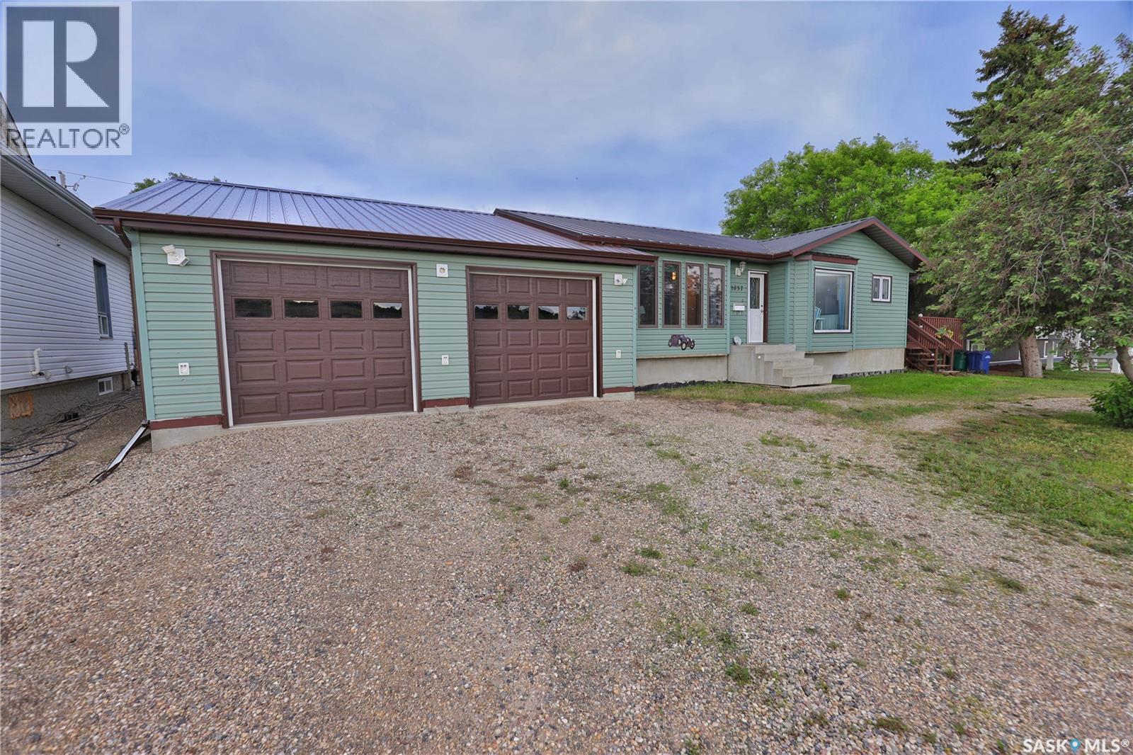 1037 Oxford STREET E — photo 45
