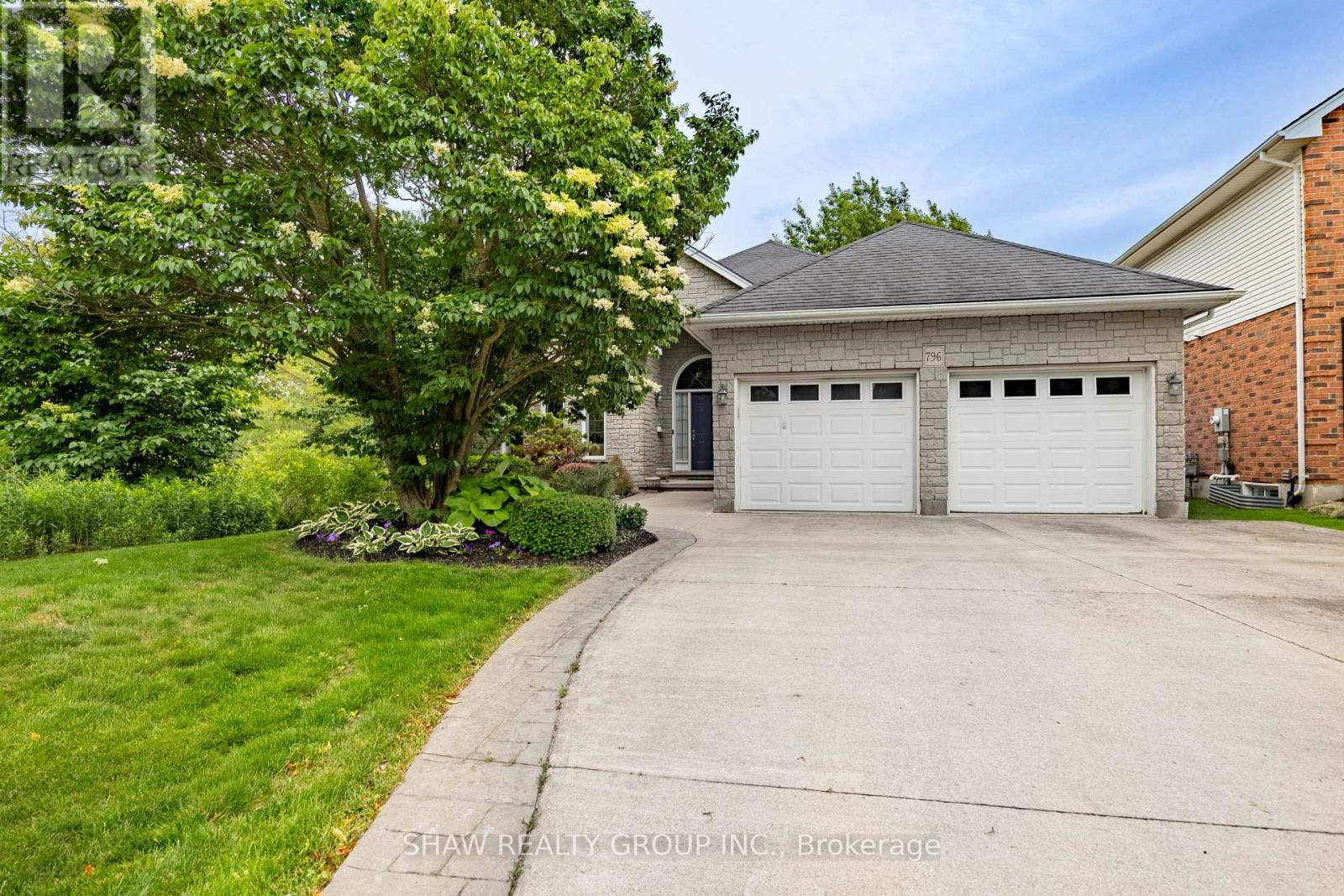 796 SPRINGBANK AVENUE - 1