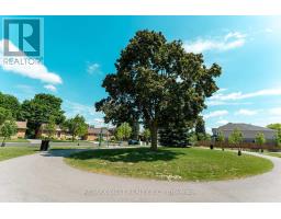 24 Dewberry Drive, Kitchener, ON N2B0A9 Photo 42