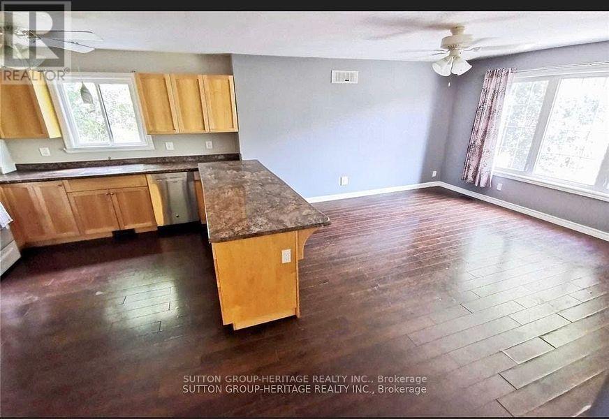 717 KING STREET W - 19