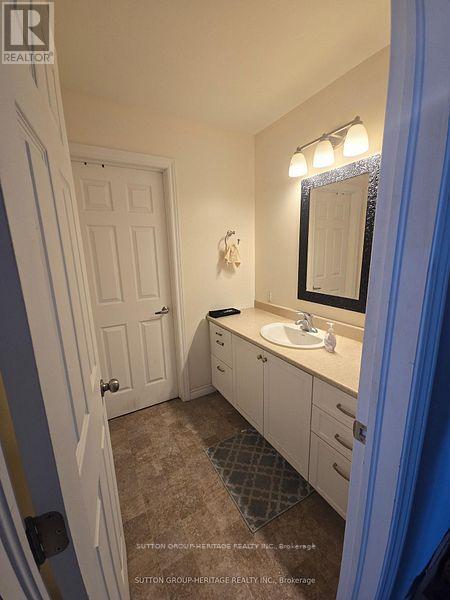 717 KING STREET W - 27