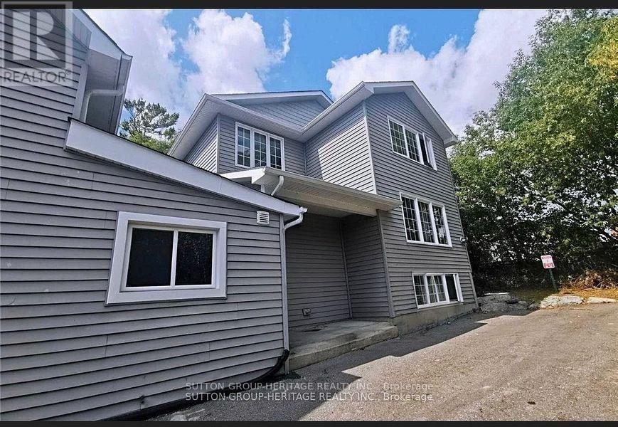 717 KING STREET W - 3