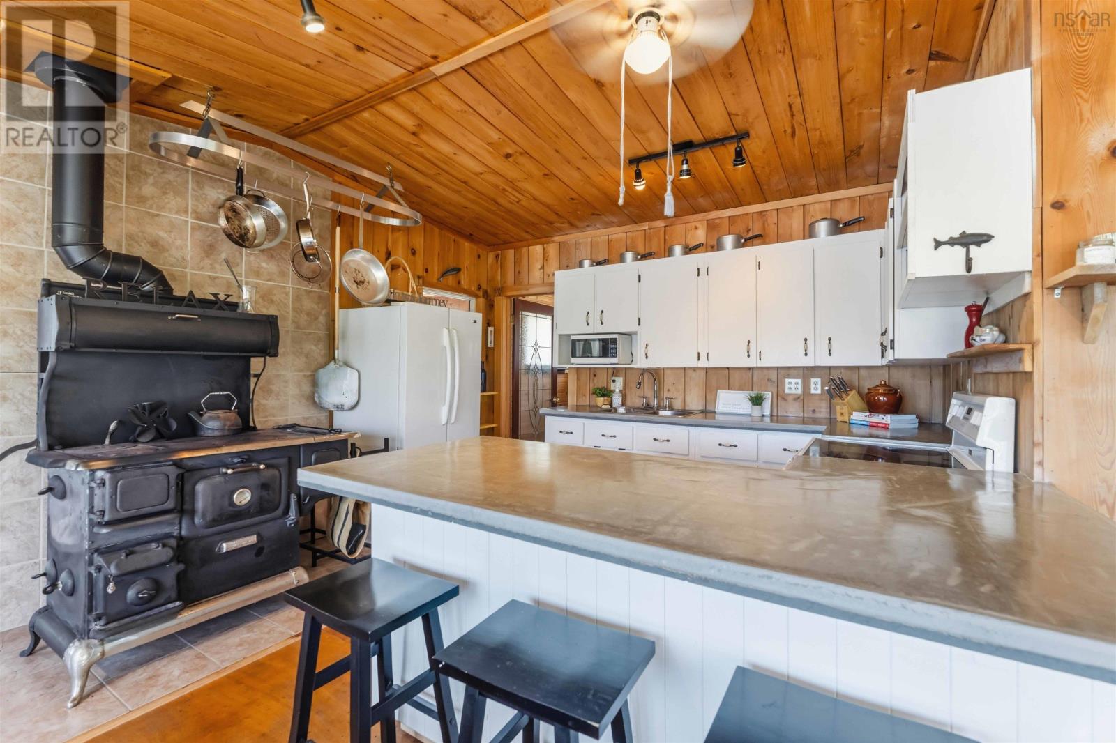 566 Lakeland Drive - 22