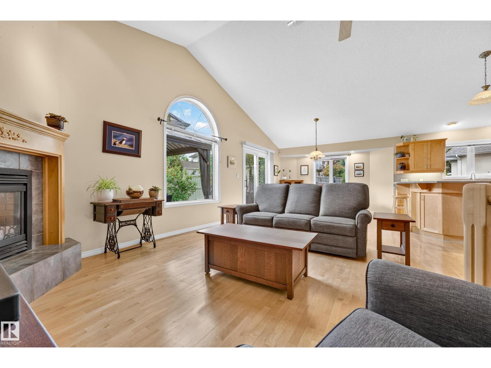 395 Meadowview TC — photo 18