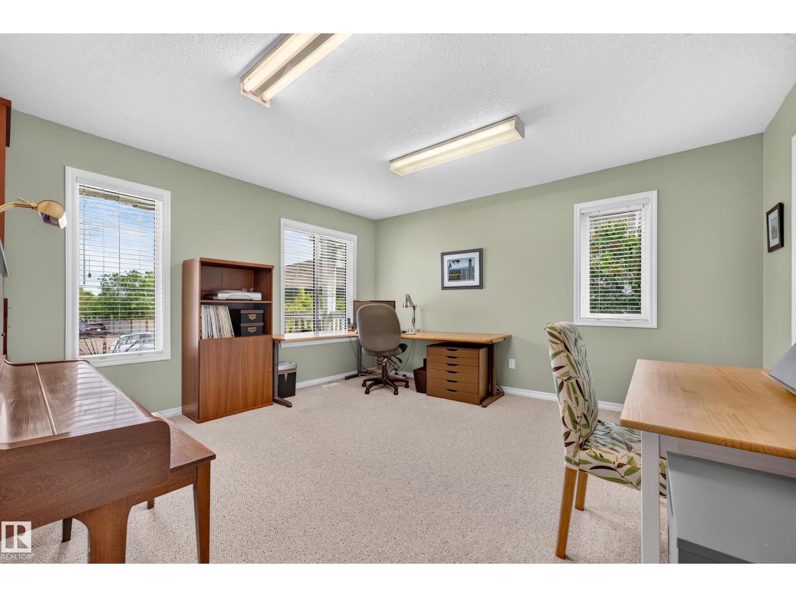 395 Meadowview TC — photo 25